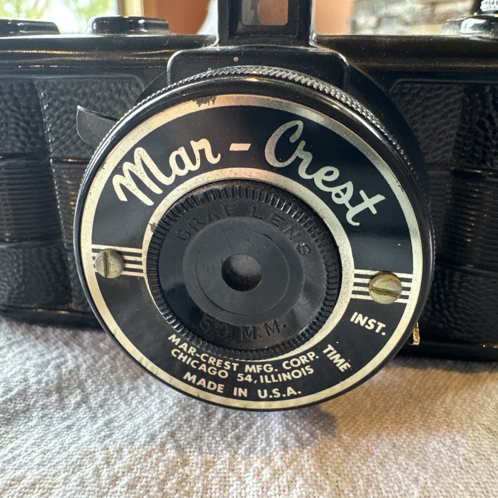 Vintage Mar-Crest Camera Plastic Camera, Untested