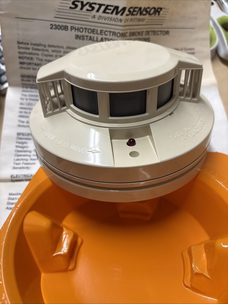 System Sensor 2300B Photoelectric Smoke Detector -no Box