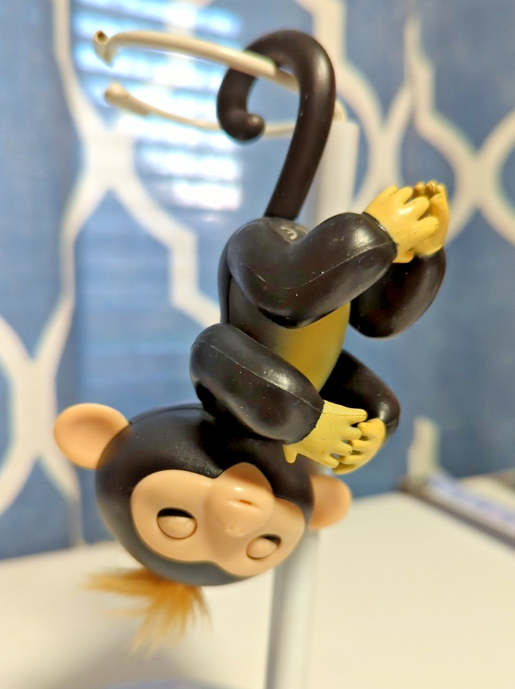 Fingerlings Interactive Baby Monkey Finger Black Toy WowWee Works