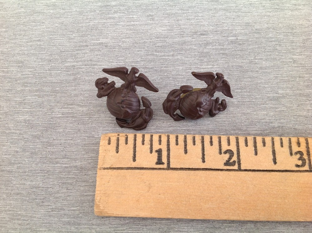 2 Krew USMC Screw Back Hat Badges