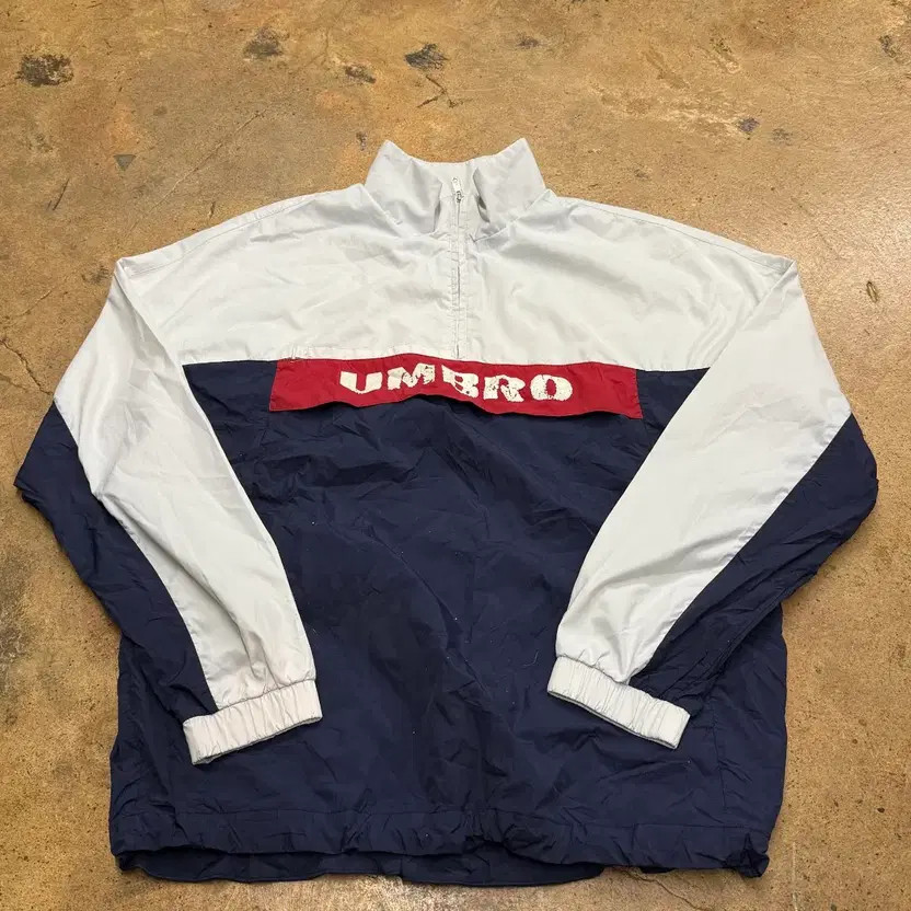 Umbro White Navy Windbreaker Jacket - Size 95