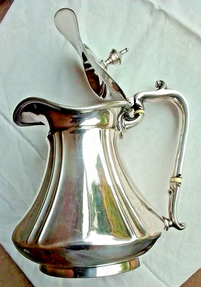 Antique Silver Plate Lidded Jug, Lovely Shape with a Nice Shaped Isolated Handle