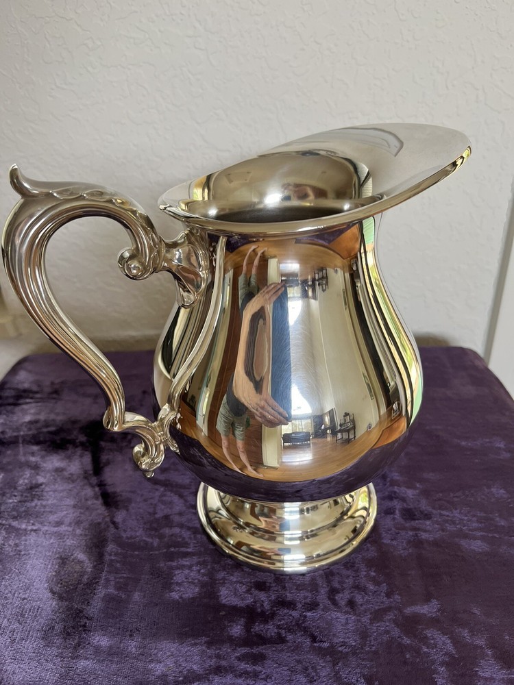 Vintage Wallace Silversmith 2900 Pitcher 80 Oz Silver Plate Hollowware