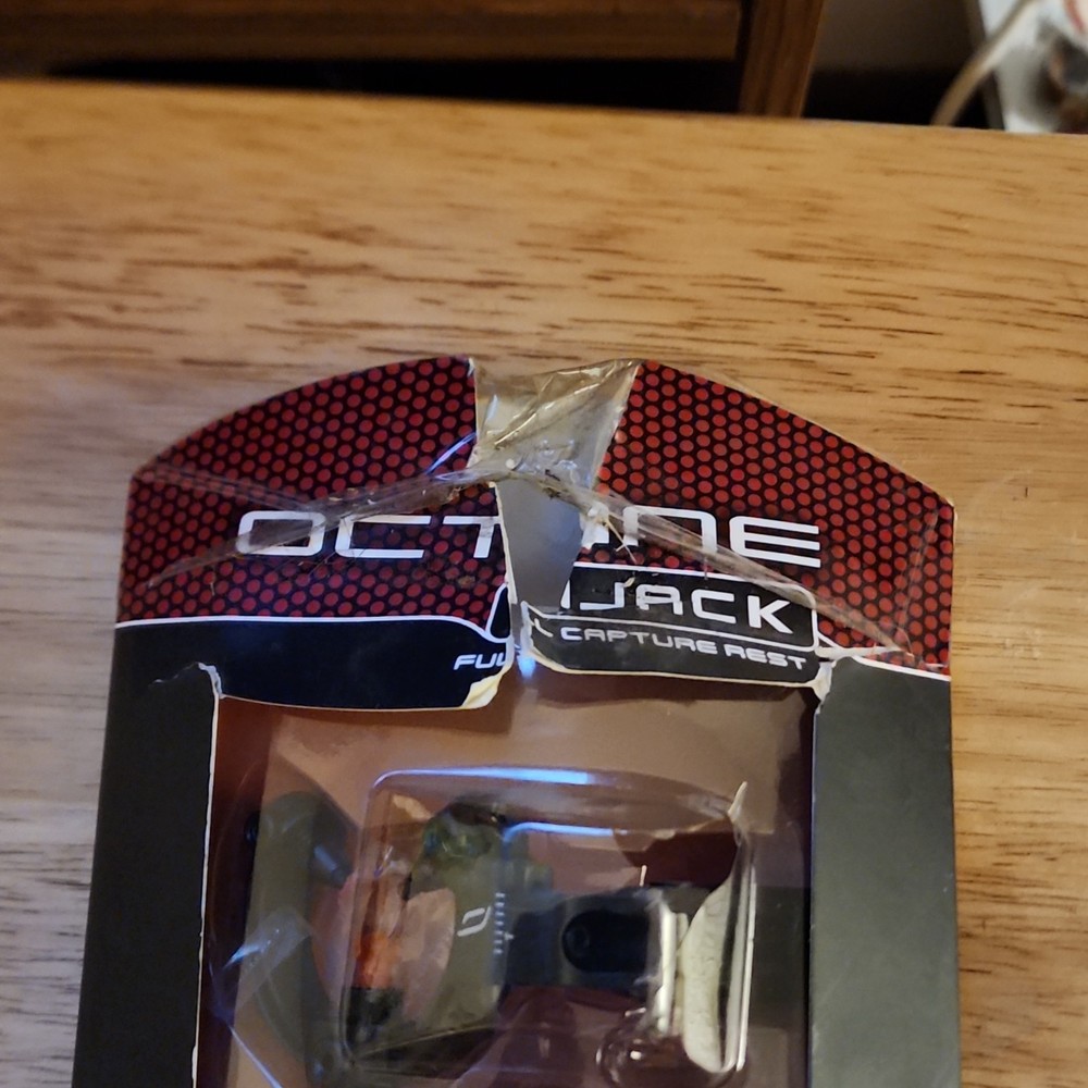 Octane HiJack Captive Arrow Rest Containment Black Compound Bow