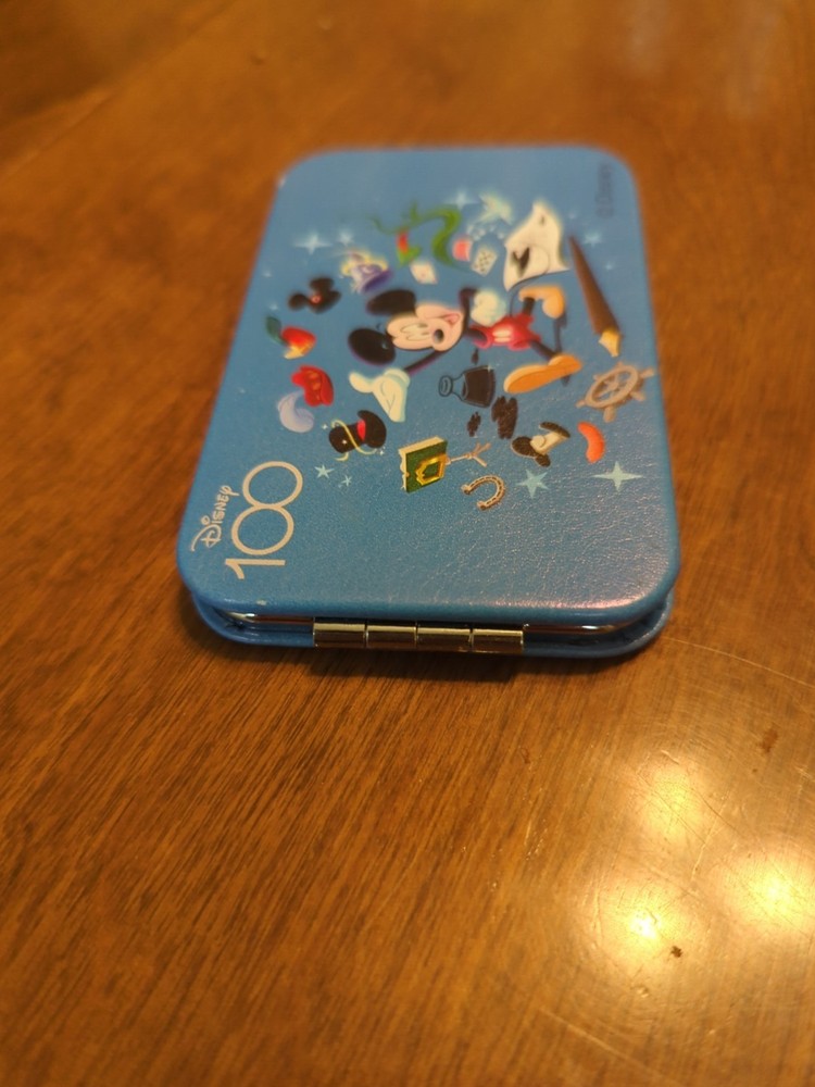 Disney Showcase - D100 Mickey Mouse Mirror