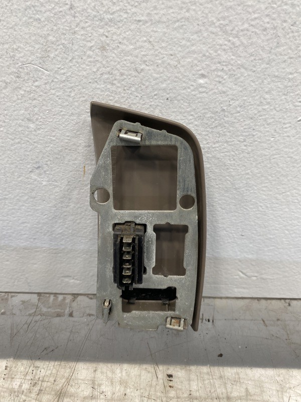 2012 Peterbilt 587 Power Window Switch (745-10272)
