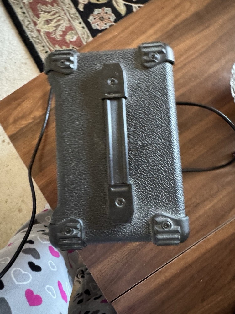 Rogue G10 10W Guitar Amplifier Powers On. With Cord!