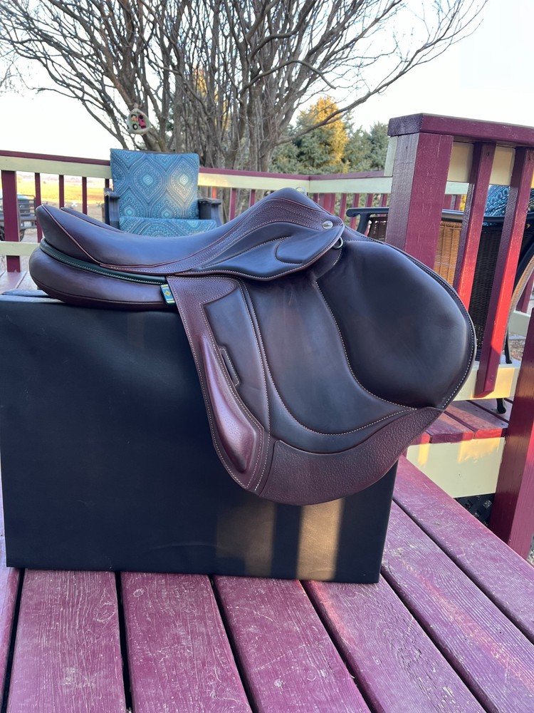 Devoucoux Chiberta Enara 2024 medium tree 17.5” 2AA flap