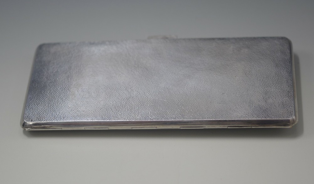 ANTIQUE CHINESE EXPORT SILVER MARKED REPOUSSE DRAGON CIGARETTE CASE 190 GRAMS