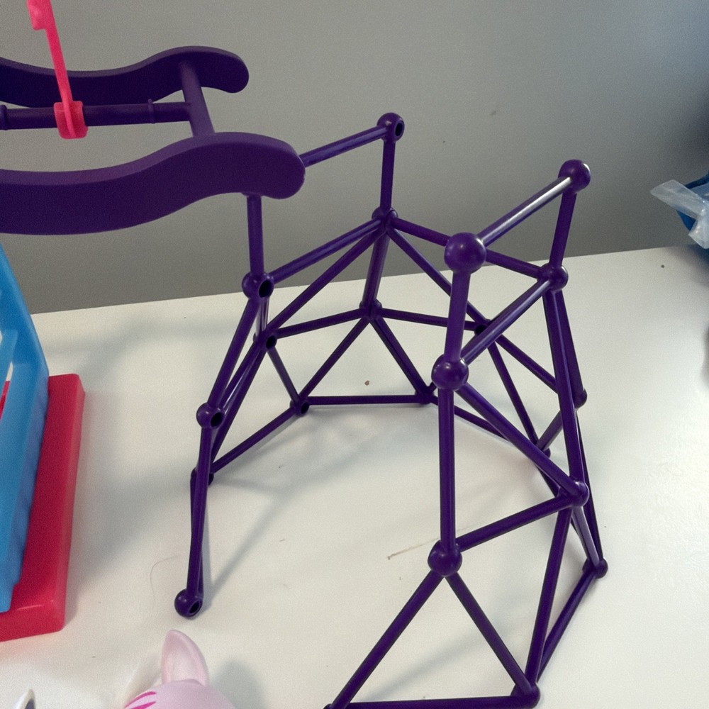 Fingerlings Monkey Bars Playset with 5 Large Working