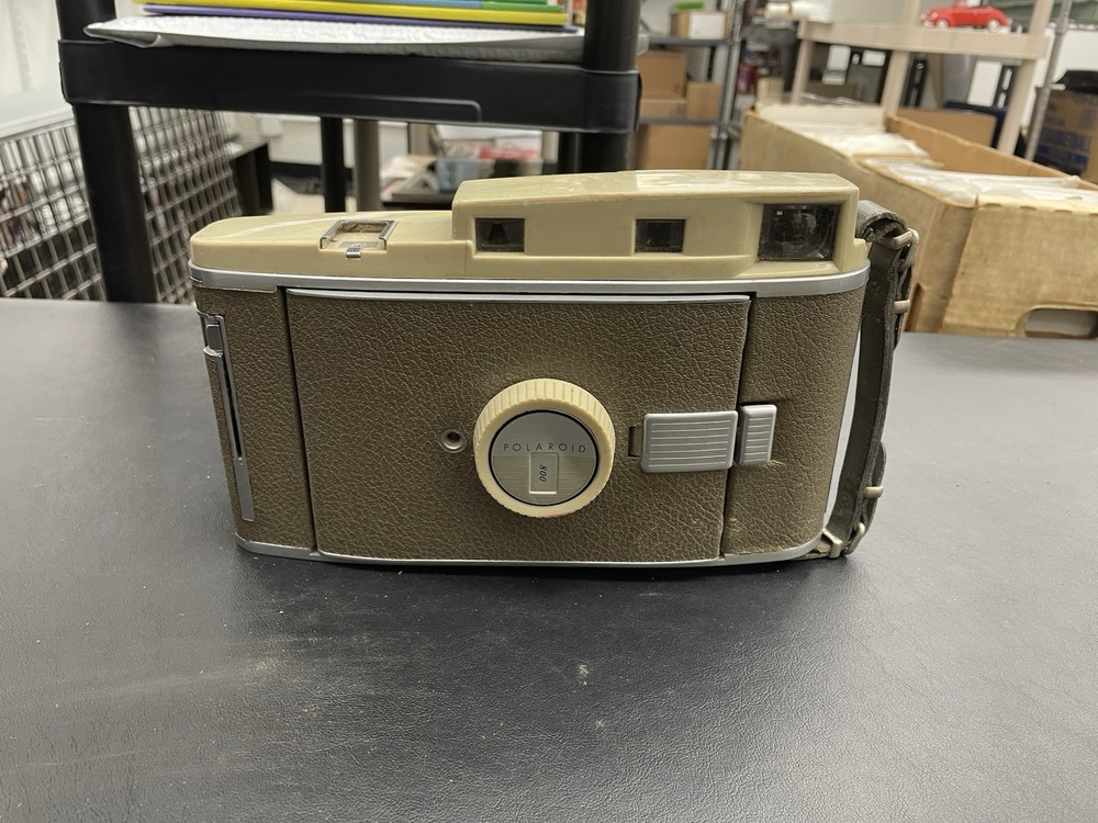 LVintage Polaroid Model 800 Folding Camera, Leather Strap, Untested, Instant