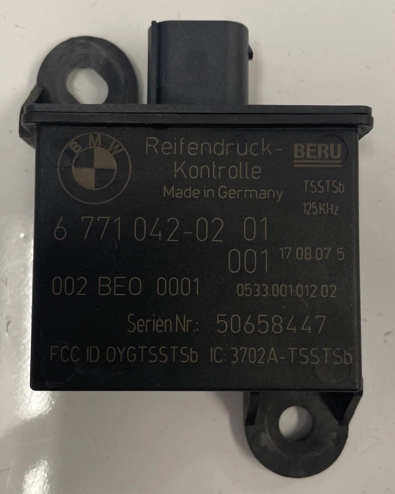 2008 BMW 328i E92 OEM TPMS Tire Pressure Sensor Receiver Module 6771042 E90 E93