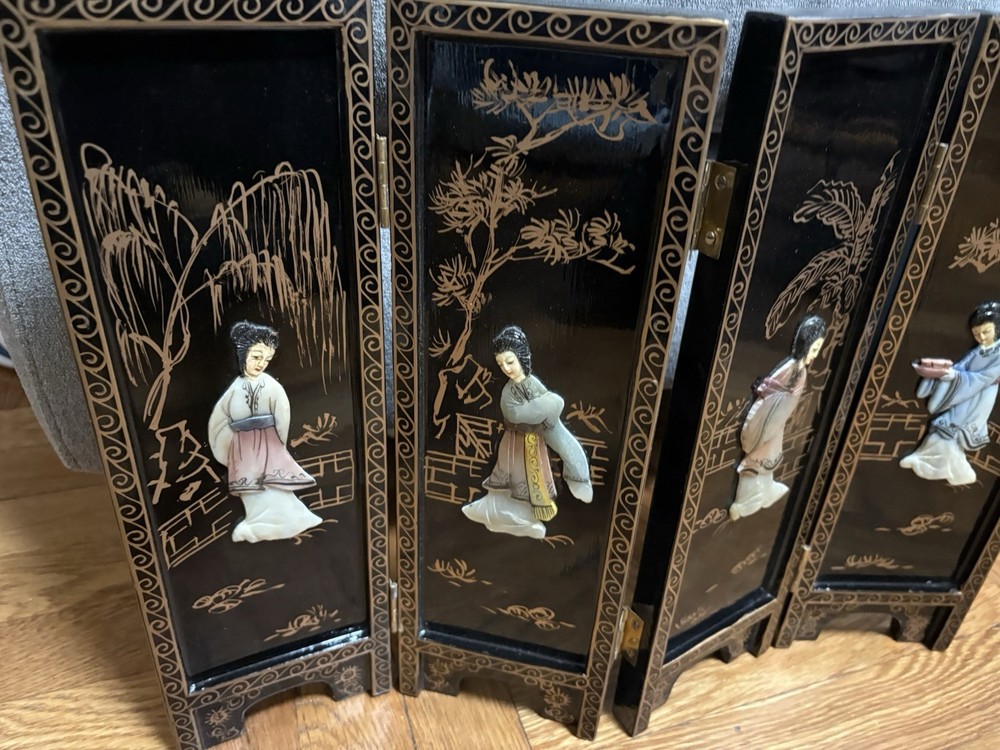 vintage 4-panel Asian lacquer table-top screen soap stone figures