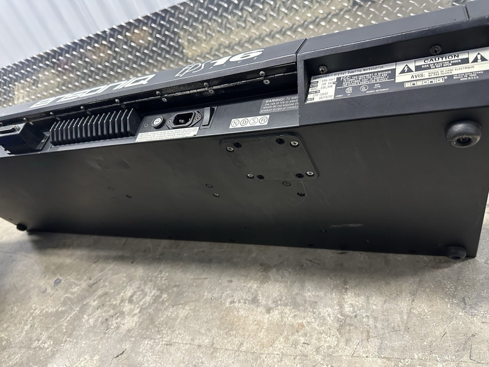 Ensoniq EPS-16 PLUS Sampling Keyboard 16 Bit Sampling 24 Bit Effects Black