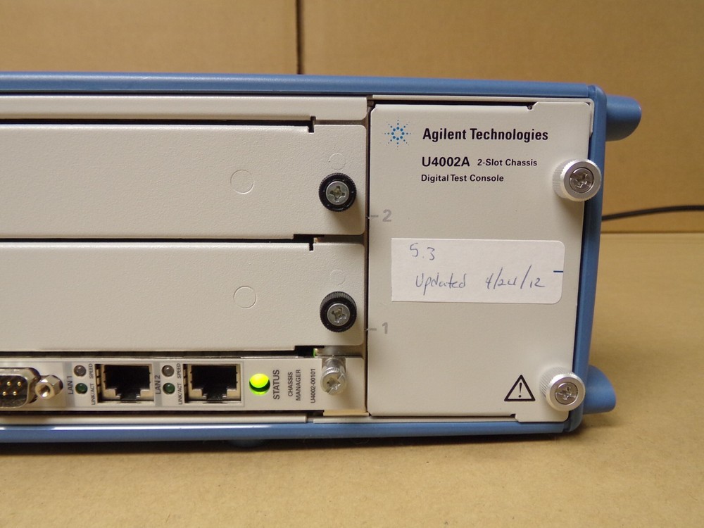 Agilent U4002A 2 Slot Chassis Digital Test Console