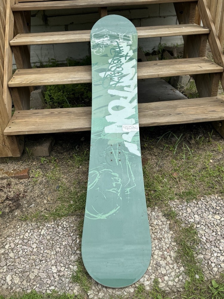 Vintage Morrow Truth Snowboard 154 cm