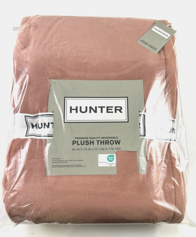 NEW HUNTER COCO Premium Quality Plush Throw Reversible Blush Blanket Logo Patch