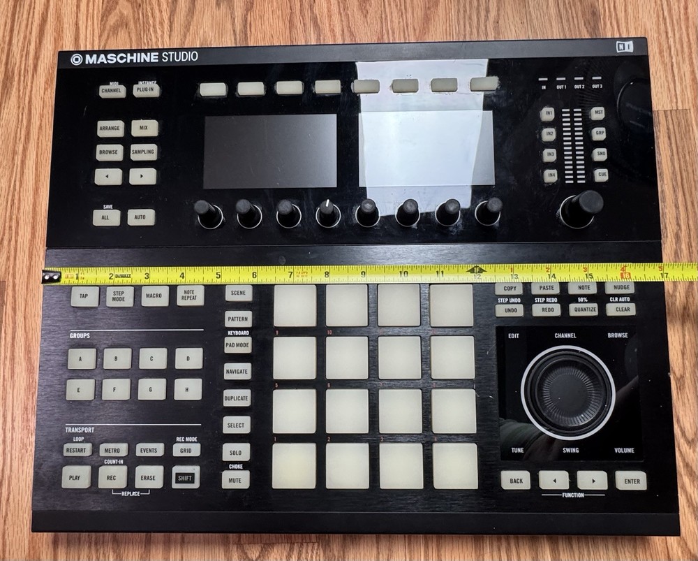 Native Instruments Maschine Studio Black MIDI Controller w Dual Screens USB DJ
