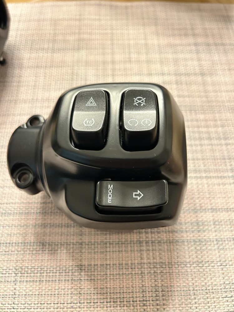 2025 OEM Harley Low Rider ST Right Side Handlebar Switch Pack Control