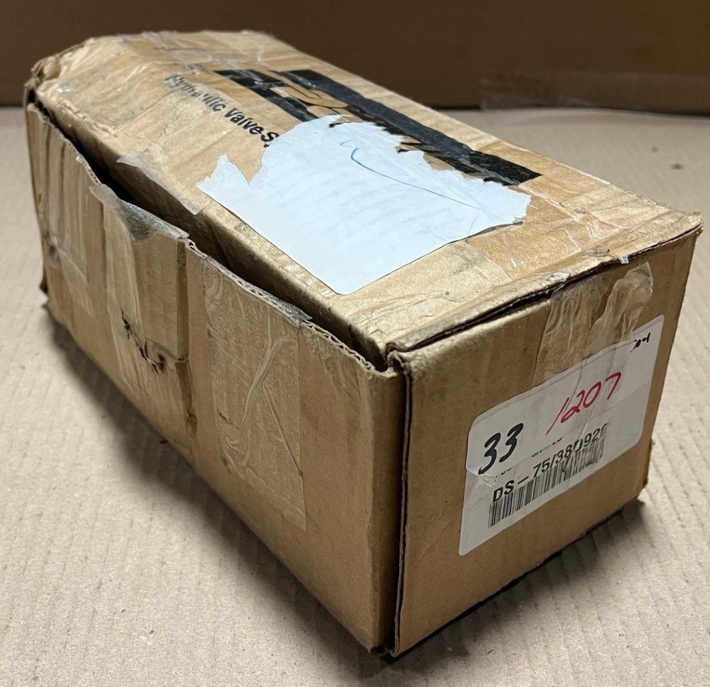 PARKER GRESEN DS-75 HYDRAULIC SELECTOR VALVE, 3/4" FNPT, 2 POSITION, 38D926 NEW!