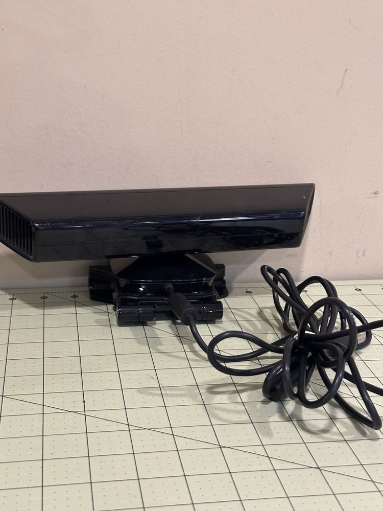 Microsoft 1414 Xbox 360 Kinect Sensor Bar Only - Black