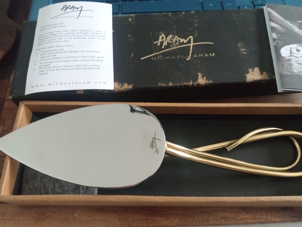 Calla Lily Stainless Steel Cake Server