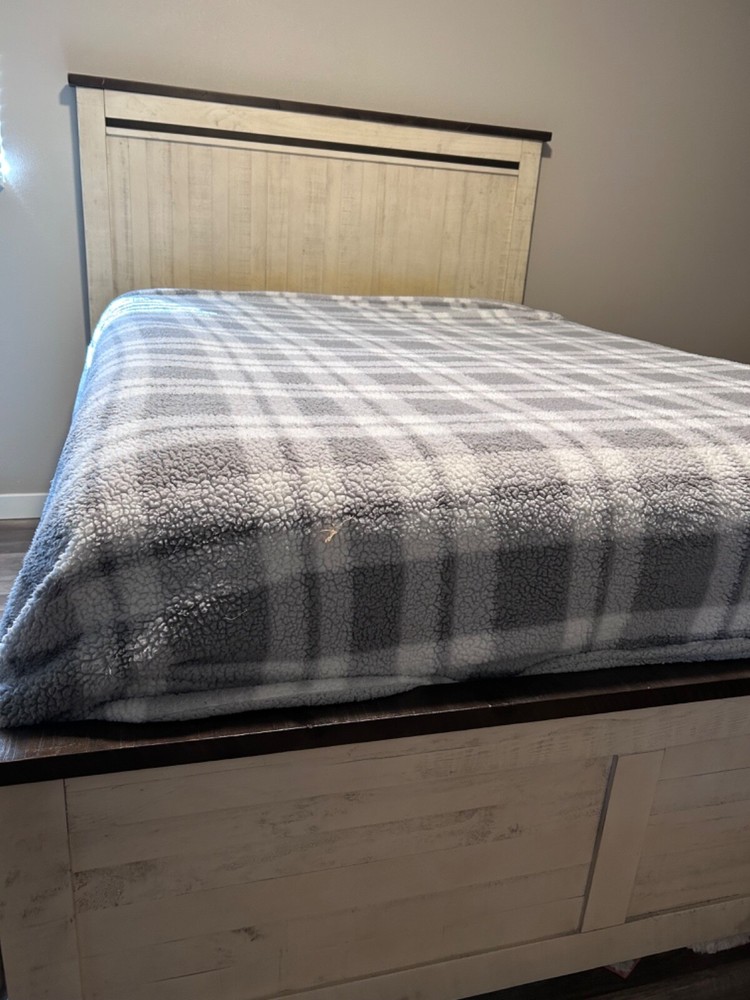 Ashley furniture queen bedroom set