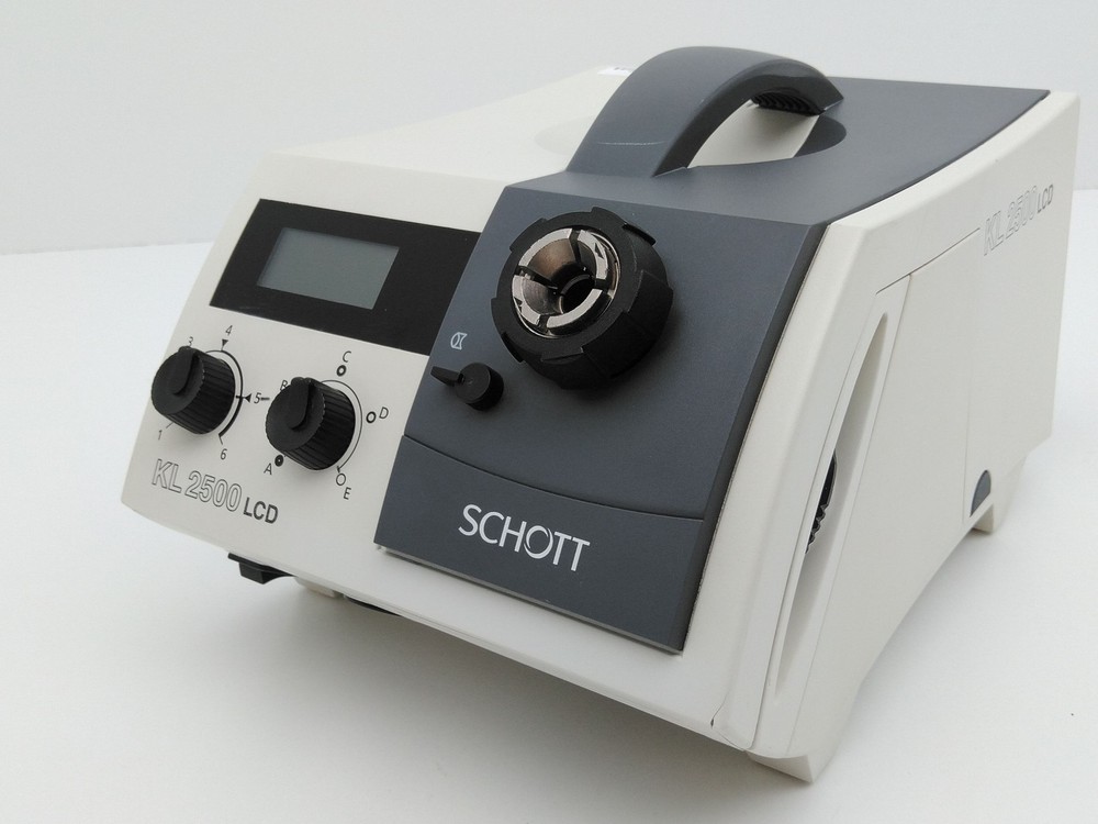 Schott KL 2500 LCD Cold Light Source