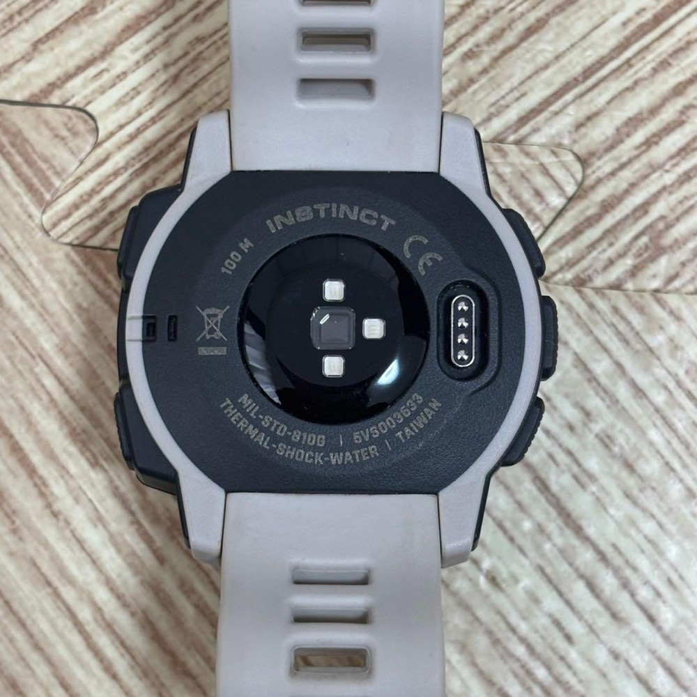 Garmin Smartwatch Beige with Charging Cable INSTINCT