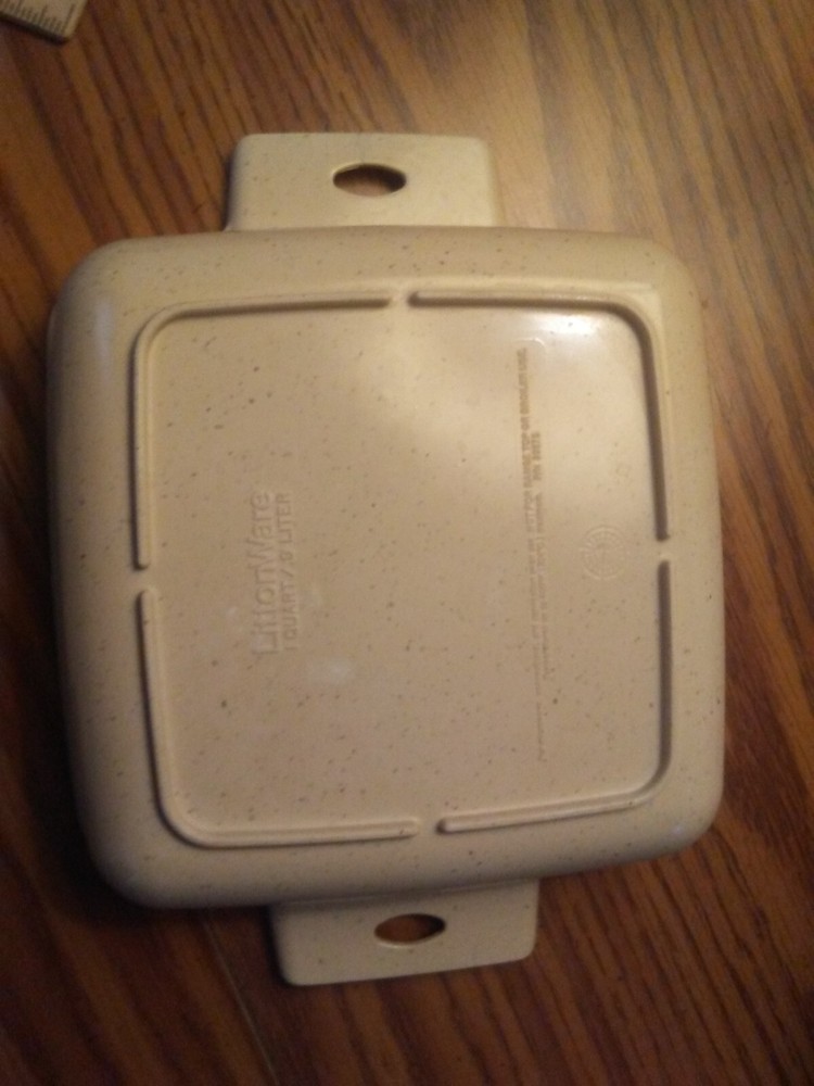 Littonware 1 Quart square microwave dish