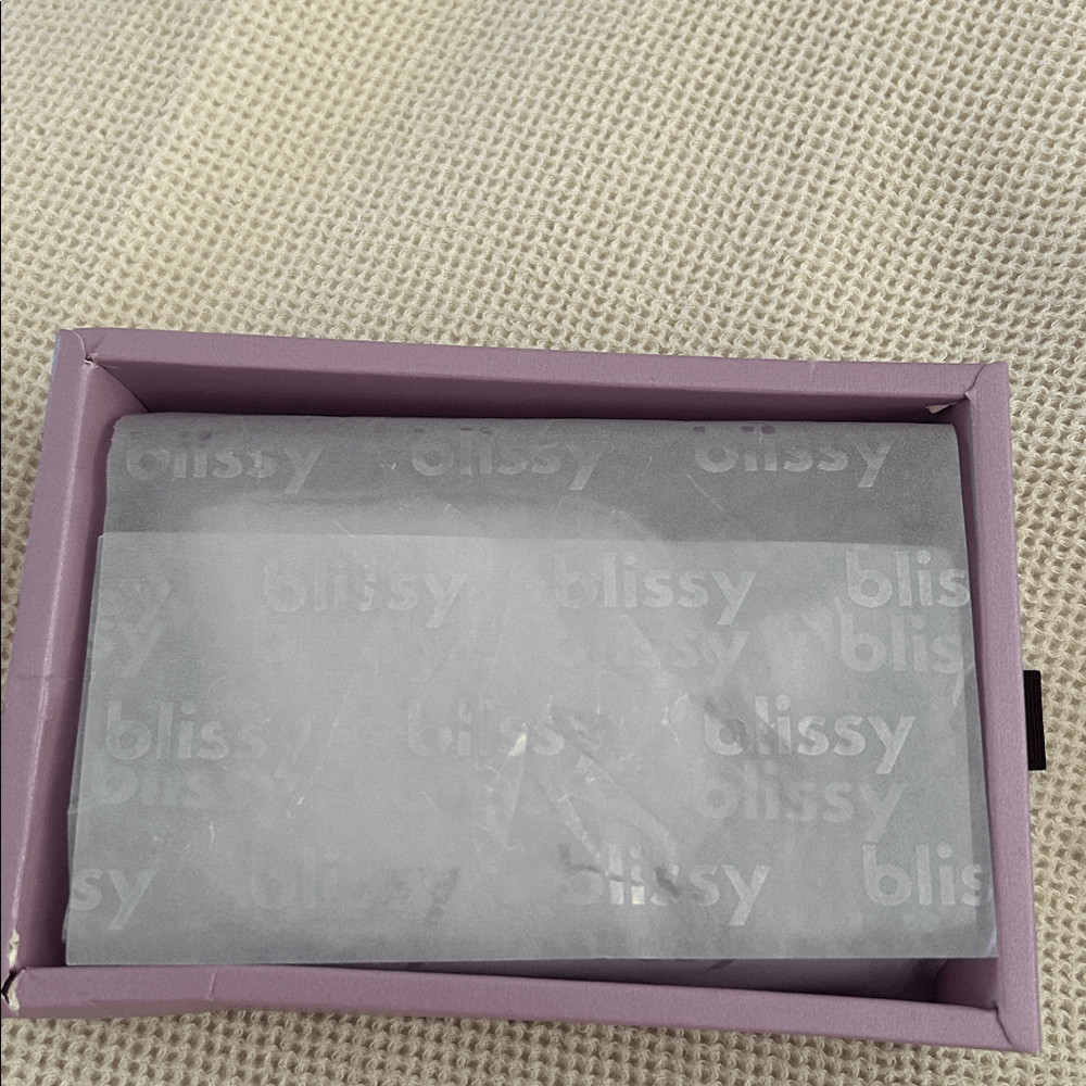 BLISSY Pure Silk Sleep Mask, Lavender, NWT open box