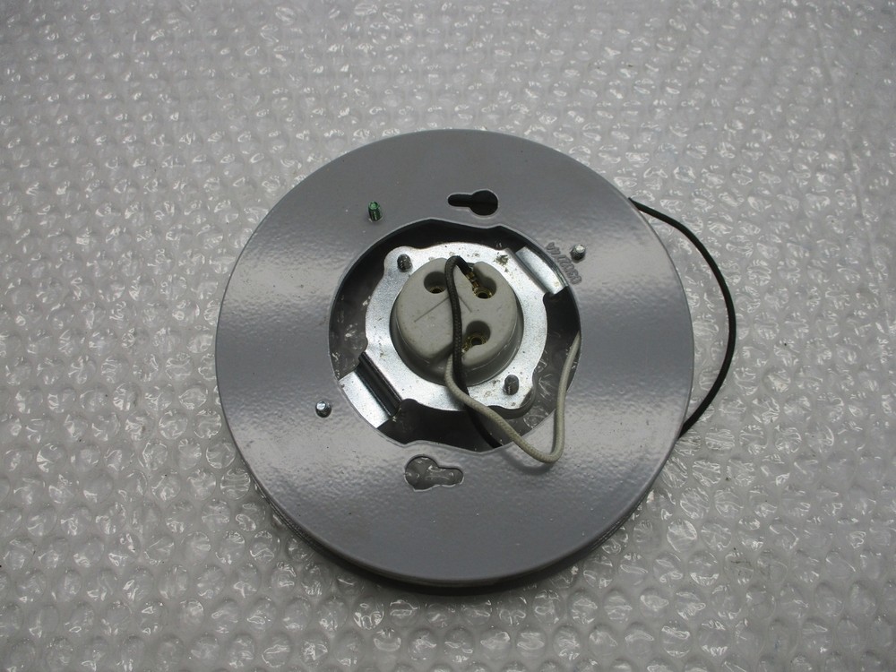 COOPER VXHF23GP LAMP BASE UNMP