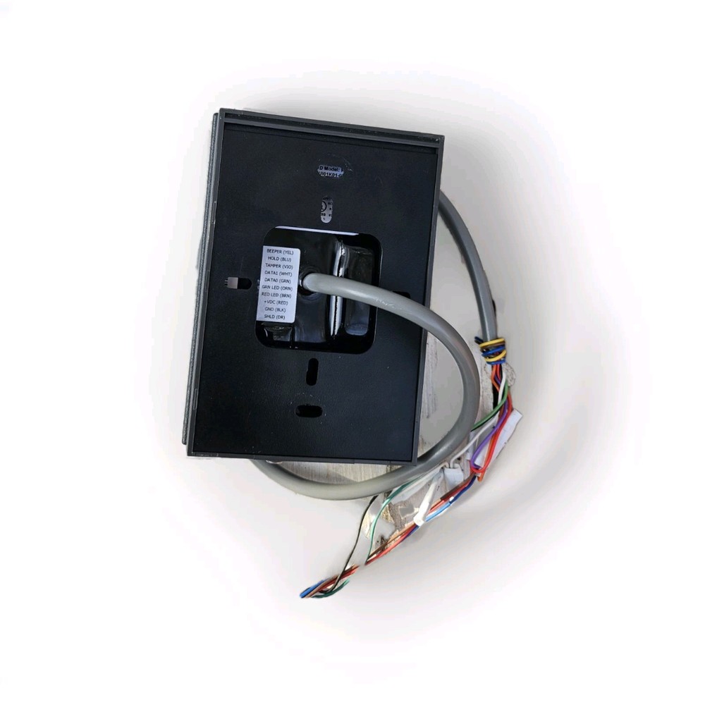 HID multiCLASS RPK40C Smart Card Reader With Keypad - 6136GN0000009