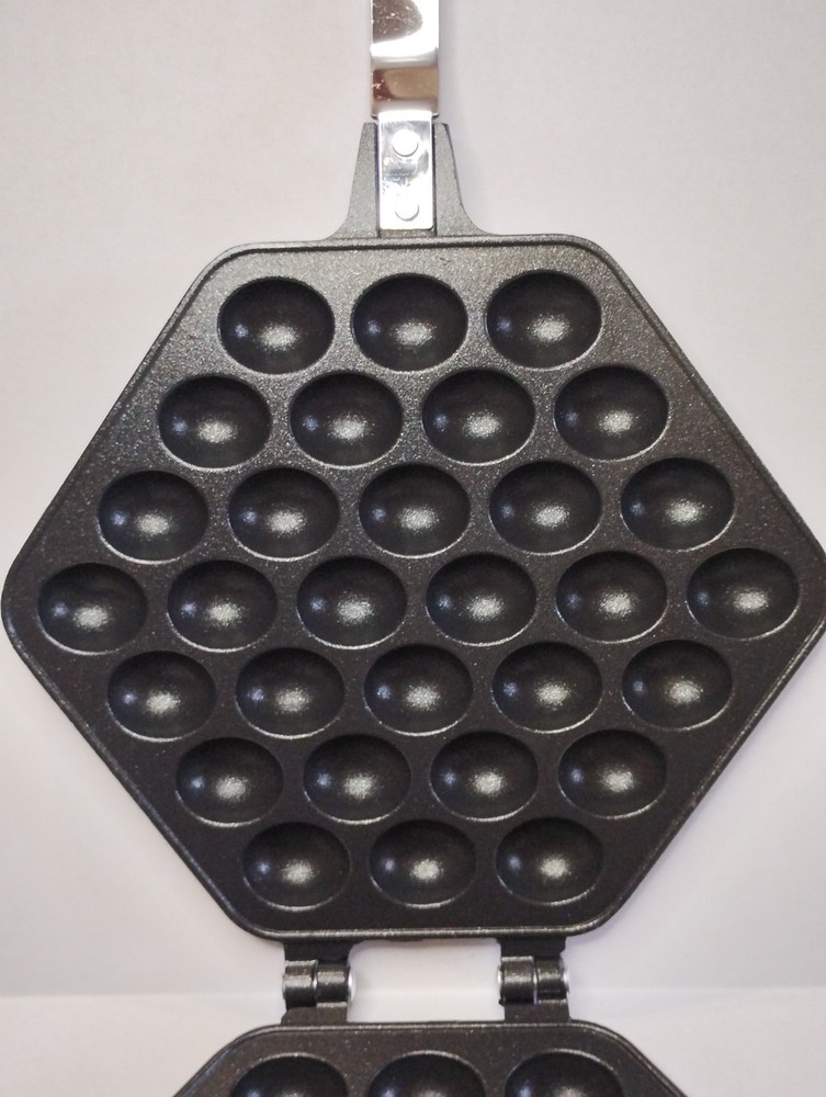 StarBlue Iron Skillet Bubble Waffle Maker