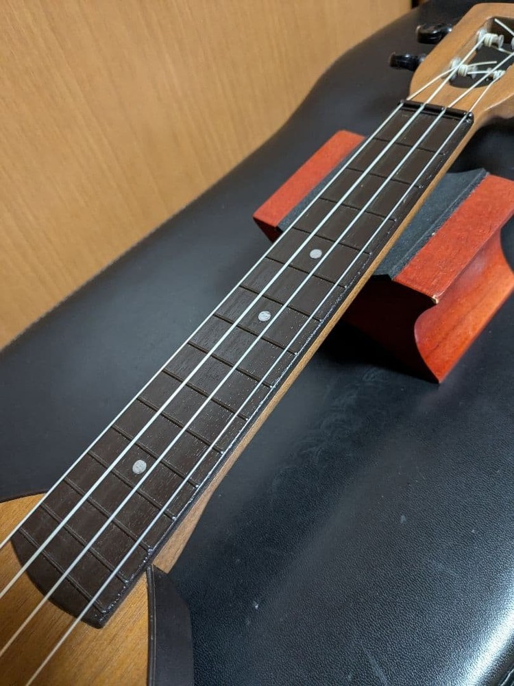 Ukulele Flea concert size rare walnut top no pattern