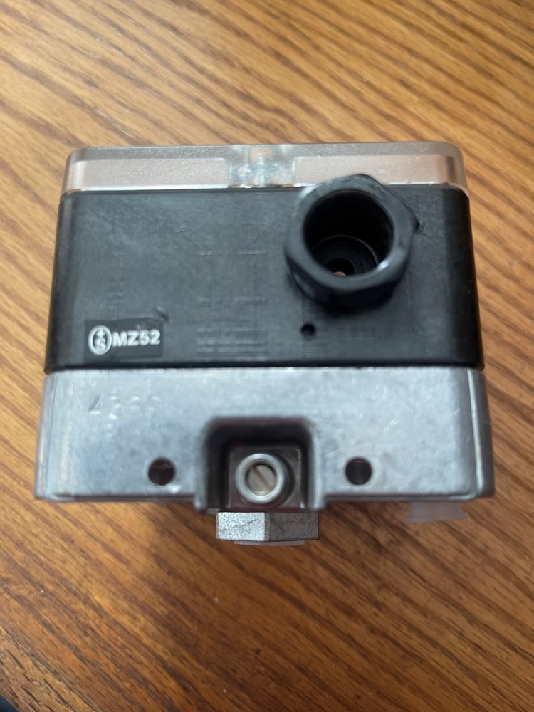 KROM SCHRODER DWG 150 PRESSURE SWITCH - NEW