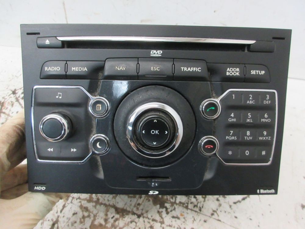 Bluetooth DvD Multimedia Radio/Navigation Combination *CODE Not