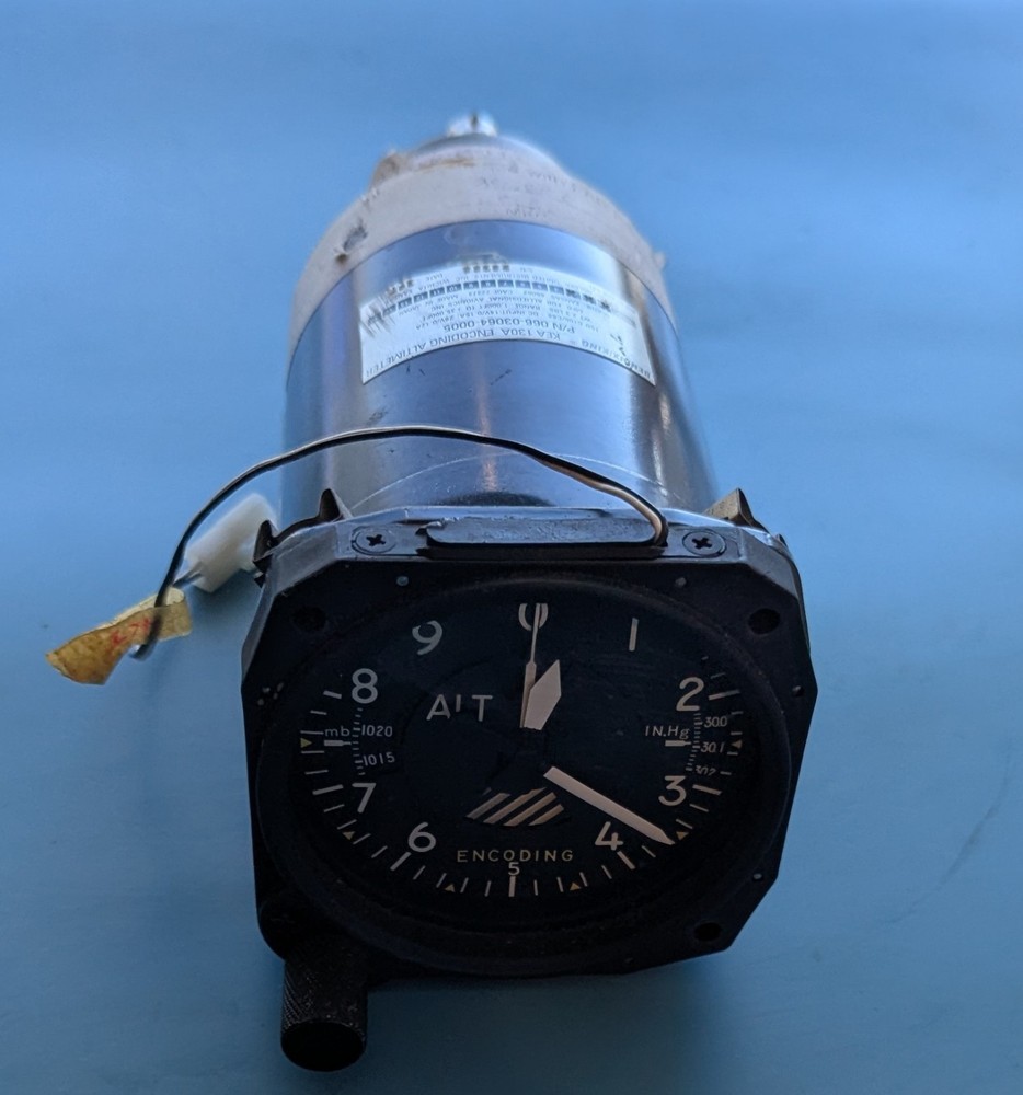 BENDIX/KING KEA 130A ENCODING ALTIMETER P/N 066-03064-0005