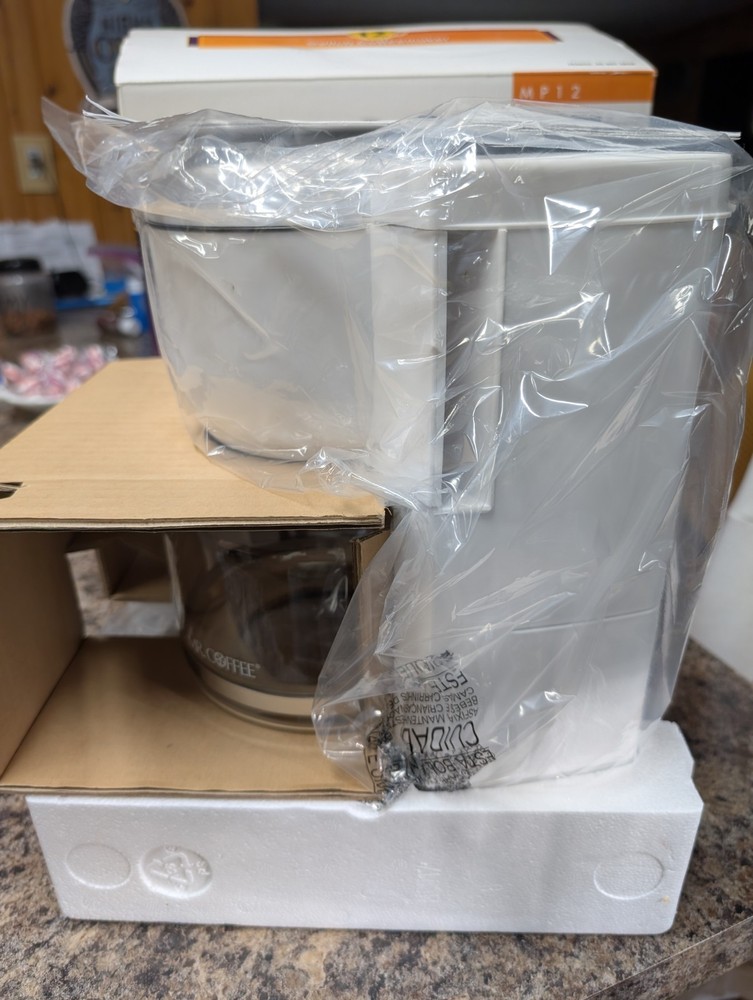 MR. COFFEE MP12 12 Cup Filter Coffee Machine White Removable Filter Basket