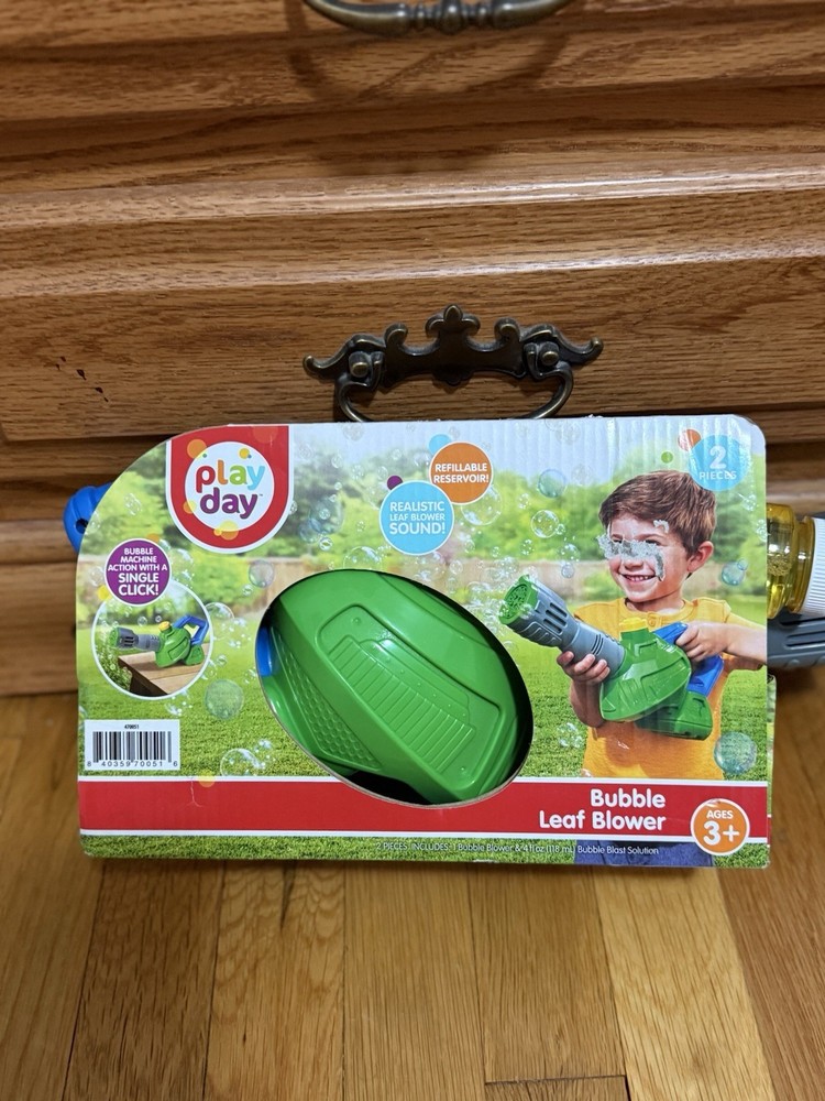Play Day Bubble Leaf Blower, 4 fl oz Bubbles, Ages 3+ New