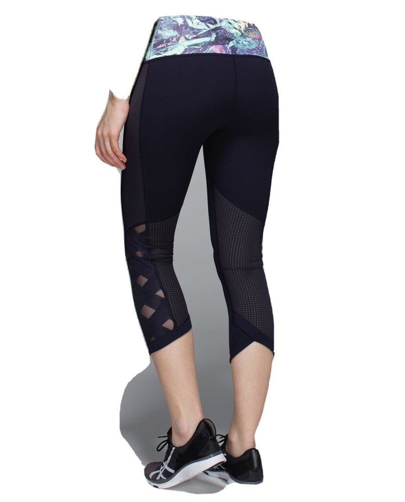 lululemon var-city Crop Naval Size 4 Euc