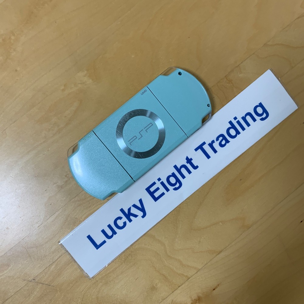 PSP 2000 Mint Green Console Box Charger [BOX]