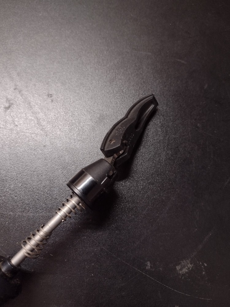 Mavic Front Skewer With Axle End Caps