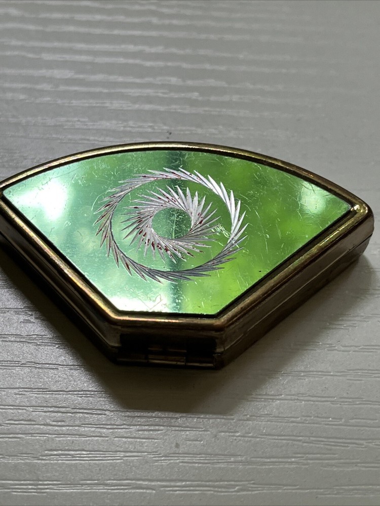 PILL BOX - MADE IN HONG KONG - SUNBURST PATTERN - GREEN Triangular Shape
