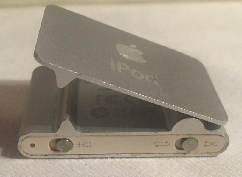 APPLE IPOD 2ND GENERATION SHUFFLE & ACCESSORY KIT CARRY COVERS EXERCISE ARM BAND