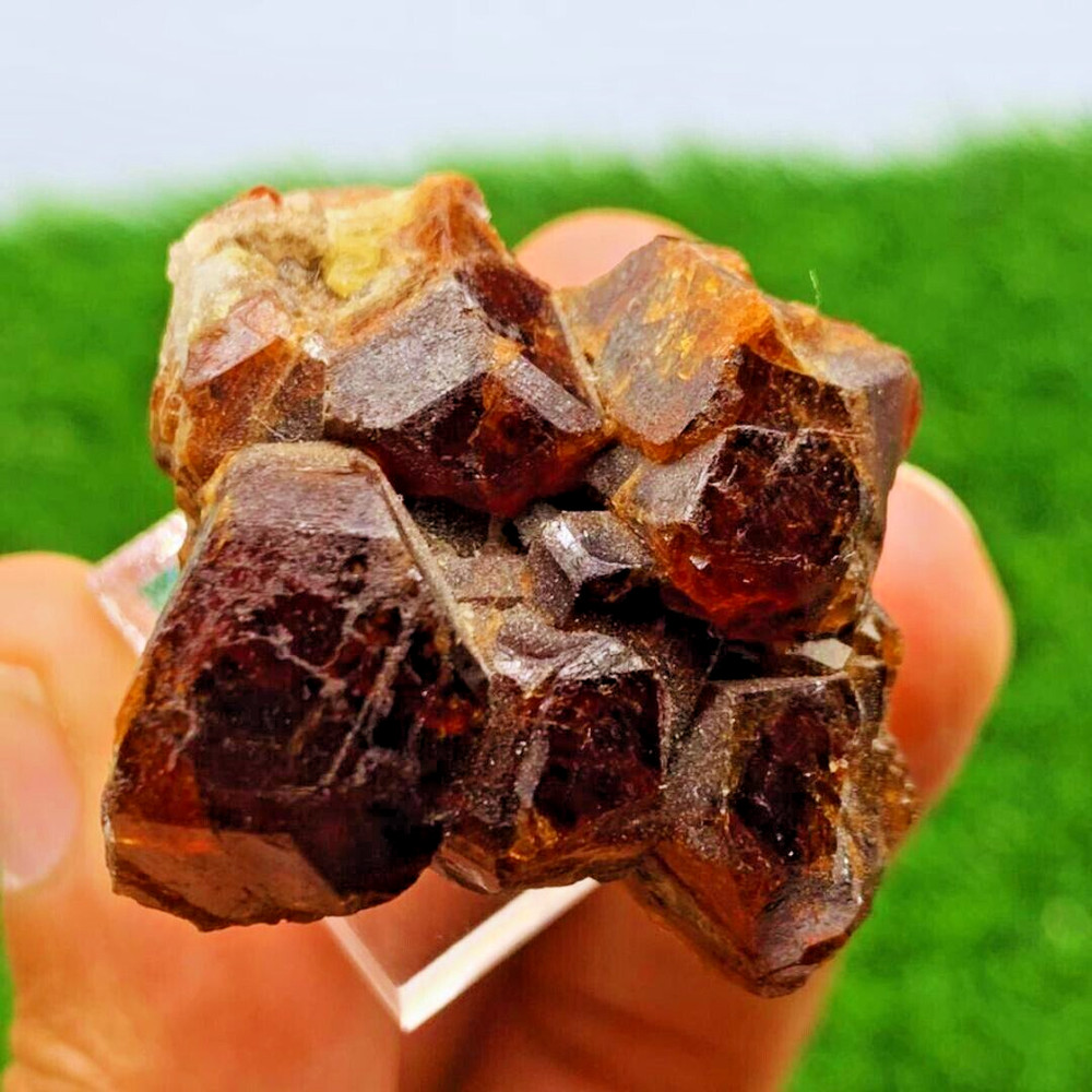 38.6 gram Natural Beautiful Garnet Spaceman