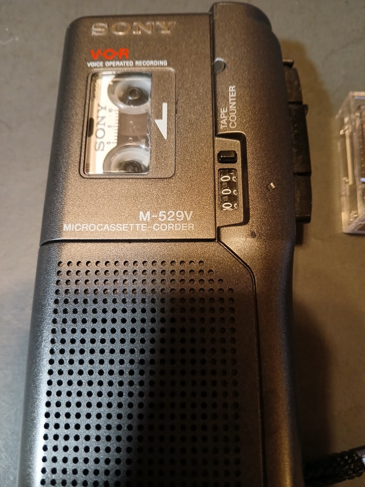 Sony M-529V Handheld Vintage Microcassette Recorder POWERS ON/ NEEDS BELT