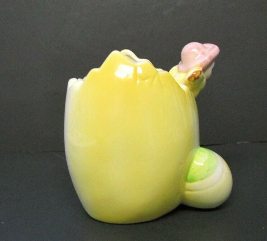 Easter Chicks Eggs in a Cracked Egg Planter - Planters n' Things