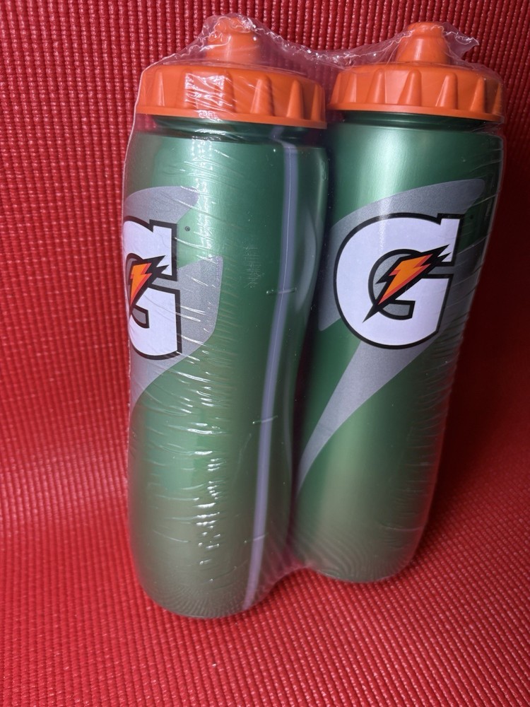 2x Gatorade Squeeze 32oz Plastic Water Bottle - Green