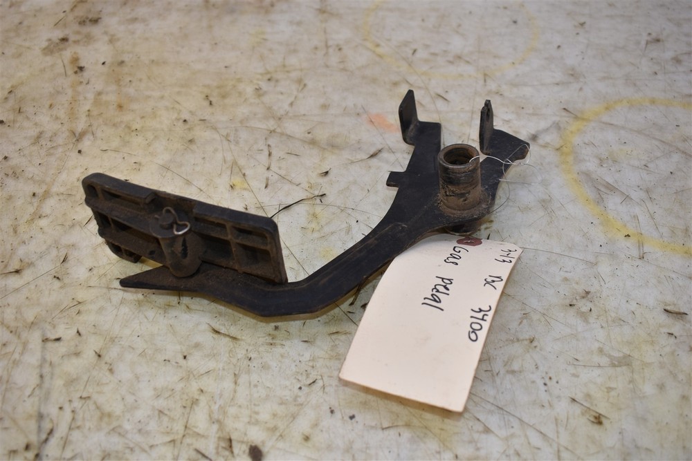 2013 Bobcat 3400 4X4 Throttle Pedal